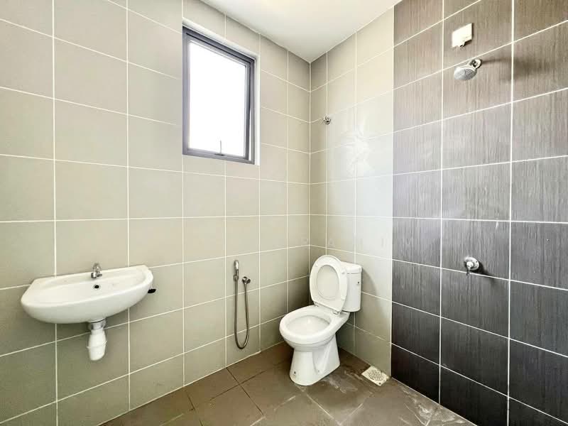 Rumah Teres 2 Tingkat untuk Dijual di Semenyih (Selangor) - Azli Ibrahim - Bathroom - PropertyGuru.com.my