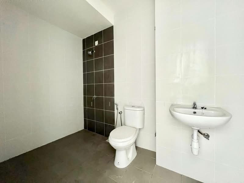 Rumah Teres 2 Tingkat untuk Dijual di Semenyih (Selangor) - Azli Ibrahim - Bathroom - PropertyGuru.com.my