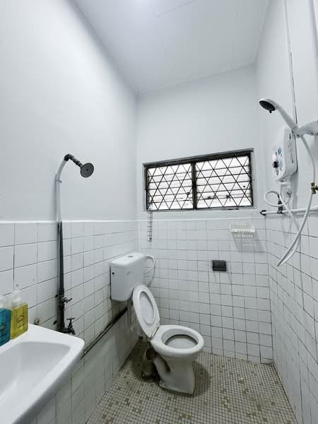 Rumah Teres 1 Tingkat untuk Disewa di Skudai (Johor) - Jovia Thoh - Bathroom - PropertyGuru.com.my