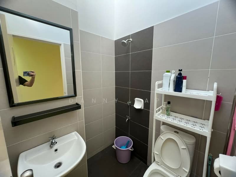 Rumah Teres 2 Tingkat untuk Dijual di Taman Mutiara Rini (Skudai) - Danny Yap - Bathroom - PropertyGuru.com.my