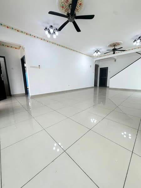 Link Bungalow for Sale in Mutiara Rini (Skudai) - Vincy Sia - Living Room - PropertyGuru.com.my