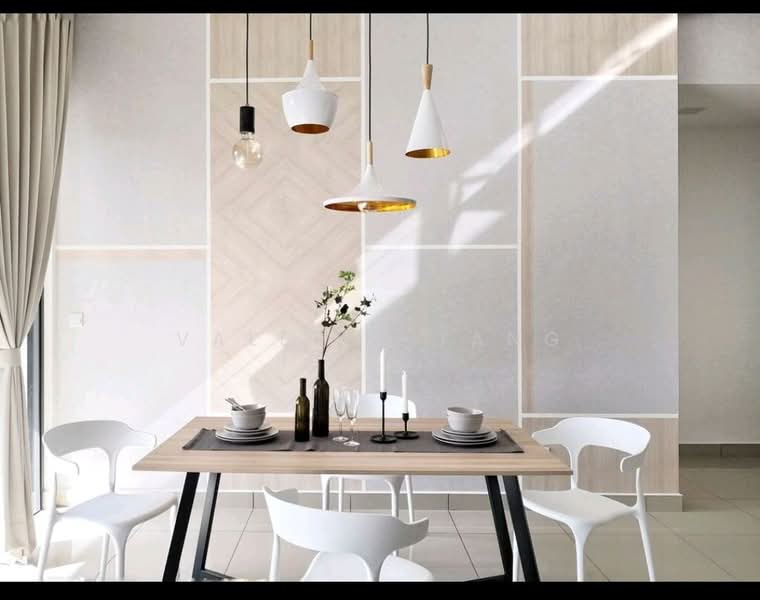 Service Residence for Sale at The Grand @ Kelana Damansara Suite - Valerie Tang - Dining Room - PropertyGuru.com.my