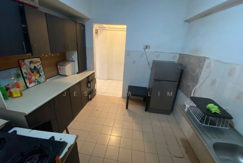 Apartment for Sale at Vista Saujana - Jessica Lim - Kitchen - PropertyGuru.com.my