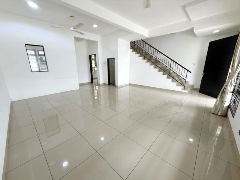 Rumah Teres 2 Tingkat untuk Dijual di Taman Pelangi Indah (Ulu Tiram) - Karl Lim - Living Room - PropertyGuru.com.my
