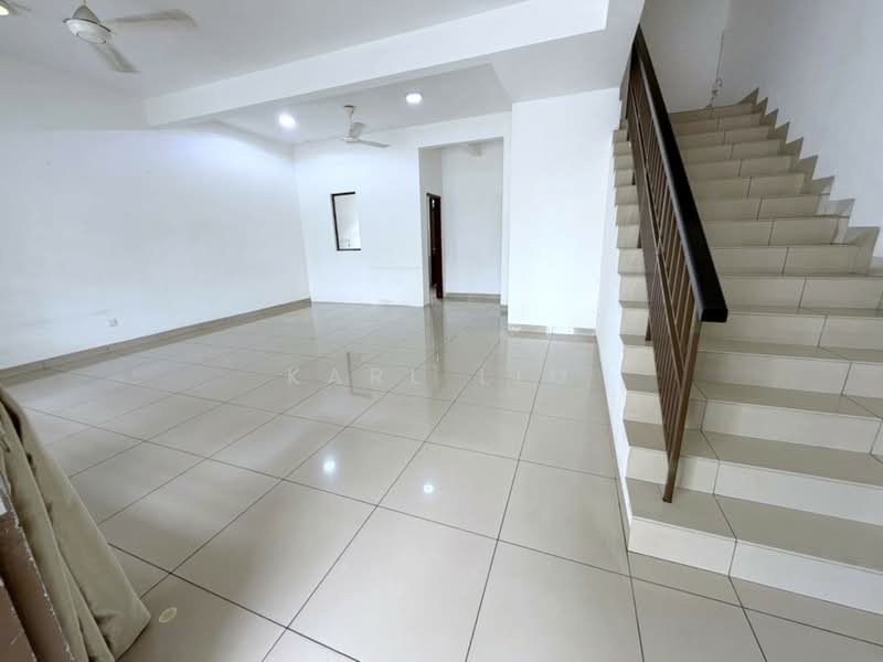 Rumah Teres 2 Tingkat untuk Dijual di Taman Pelangi Indah (Ulu Tiram) - Karl Lim - Living Room - PropertyGuru.com.my