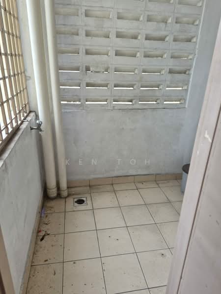 Pangsapuri untuk Dijual di Pangsapuri Kasuarina - Ken Toh - Balcony - PropertyGuru.com.my