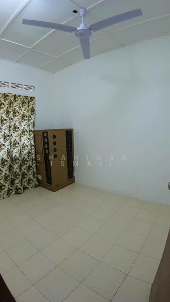 1-storey Terraced House for Sale in Taman Langat Utama (Tanjong Duabelas) - Shahidan Ismail - Interior - PropertyGuru.com.my