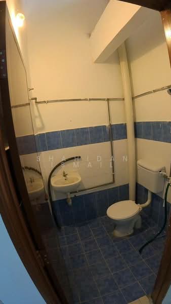 1-storey Terraced House for Sale in Taman Langat Utama (Tanjong Duabelas) - Shahidan Ismail - Bathroom - PropertyGuru.com.my