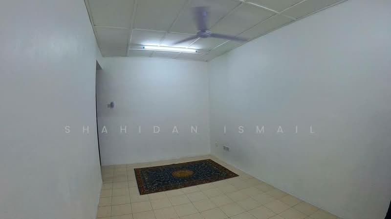 1-storey Terraced House for Sale in Taman Langat Utama (Tanjong Duabelas) - Shahidan Ismail - Interior - PropertyGuru.com.my