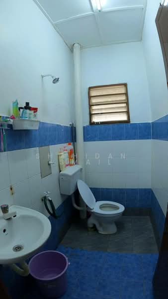 1-storey Terraced House for Sale in Taman Langat Utama (Tanjong Duabelas) - Shahidan Ismail - Bathroom - PropertyGuru.com.my