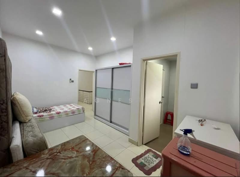 Rumah Teres 2 Tingkat untuk Dijual di Taman Seri Austin (Tebrau) - Agnes . - PropertyGuru.com.my