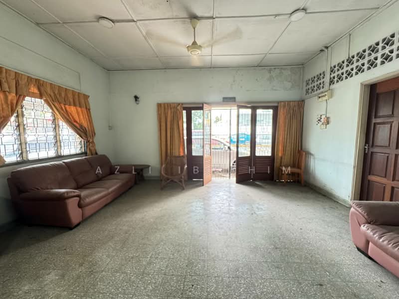 Bungalow for Sale in Kampung Puah (Setapak) - Azli Ibrahim - Living Room - PropertyGuru.com.my