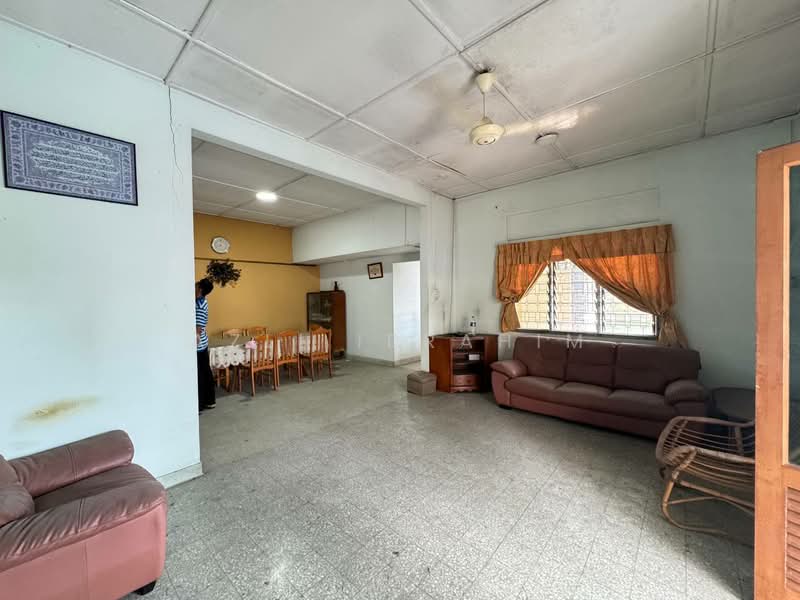Bungalow for Sale in Kampung Puah (Setapak) - Azli Ibrahim - Living Room - PropertyGuru.com.my