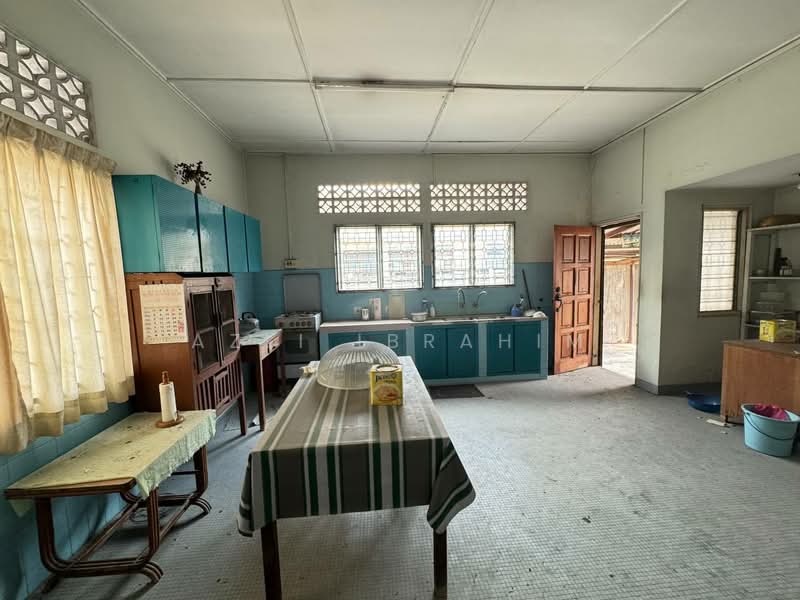 Bungalow for Sale in Kampung Puah (Setapak) - Azli Ibrahim - Kitchen - PropertyGuru.com.my
