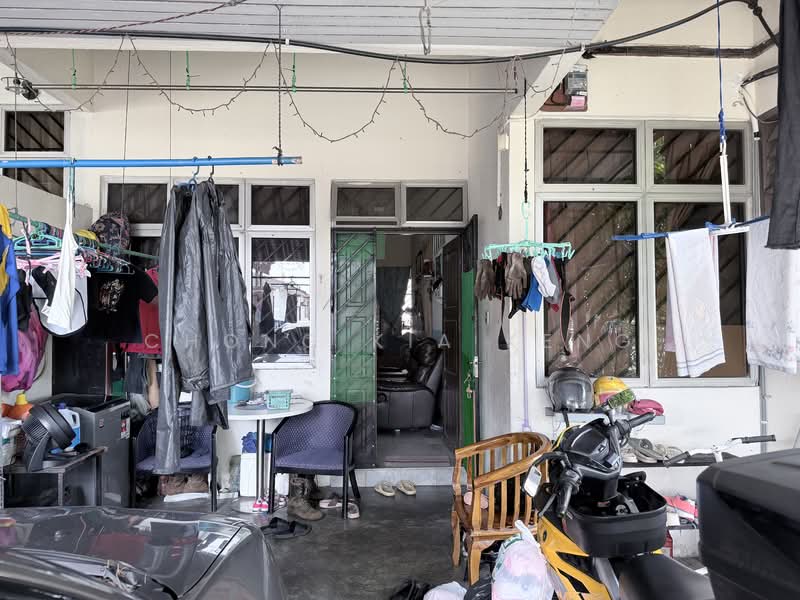 1-storey Terraced House for Sale in Taman Daya (Johor Bahru) - Chong Kia Keng - Carporch - PropertyGuru.com.my