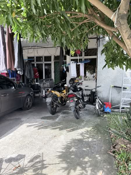 1-storey Terraced House for Sale in Taman Daya (Johor Bahru) - Chong Kia Keng - Carporch - PropertyGuru.com.my