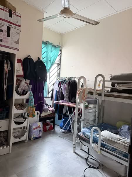 1-storey Terraced House for Sale in Taman Daya (Johor Bahru) - Chong Kia Keng - Bedroom - PropertyGuru.com.my
