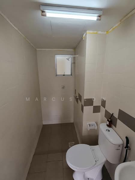 Apartment for Sale at Pangsapuri Seri Mutiara - Marcus Low - Bathroom - PropertyGuru.com.my