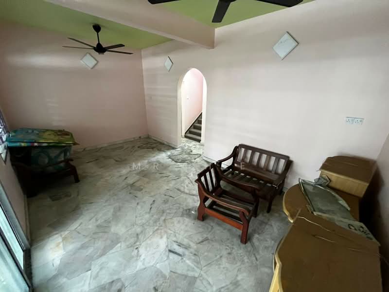 Rumah Teres 2 Tingkat untuk Dijual di Taman Seri Dermawan (Ipoh) - Mr Chee - Living Room - PropertyGuru.com.my