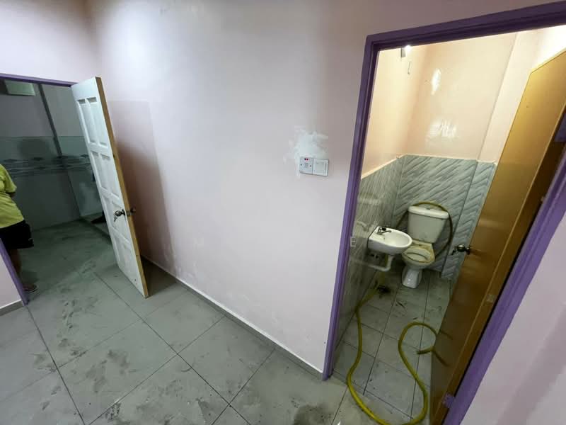 Rumah Teres 2 Tingkat untuk Dijual di Taman Seri Dermawan (Ipoh) - Mr Chee - Bathroom - PropertyGuru.com.my