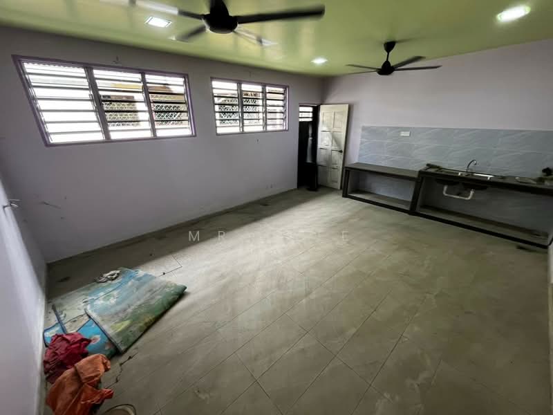 Rumah Teres 2 Tingkat untuk Dijual di Taman Seri Dermawan (Ipoh) - Mr Chee - Kitchen - PropertyGuru.com.my