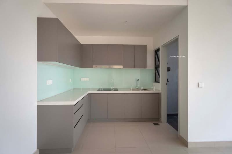 Service Residence for Sale at D'Sini Residences - Vitas Tan - Kitchen - PropertyGuru.com.my