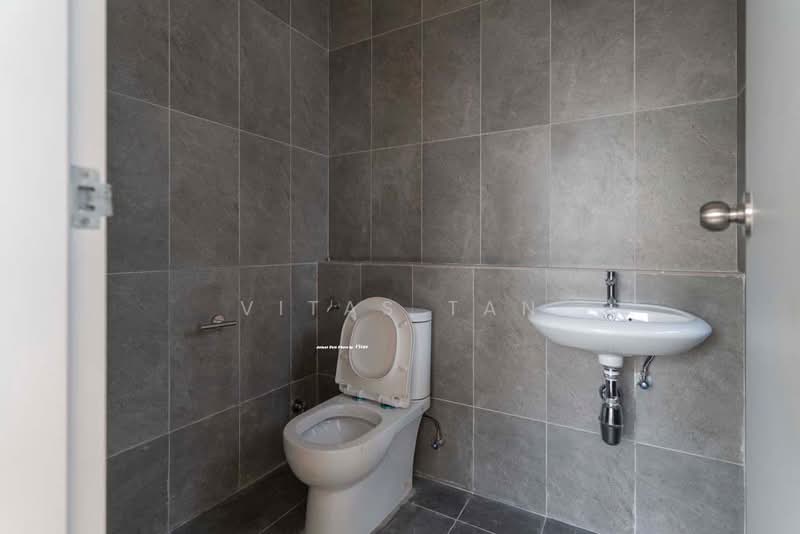 Service Residence for Sale at D'Sini Residences - Vitas Tan - Bathroom - PropertyGuru.com.my