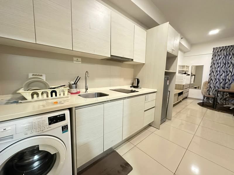 Servis Apartment untuk Disewa di i-SOHO @ i-City - Ivan Loo - Kitchen - PropertyGuru.com.my
