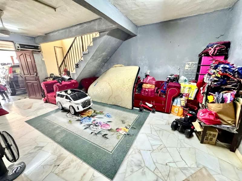 2-storey Terraced House for Sale in Bandar Baru Bangi (Selangor) - Azli Ibrahim - Living Room - PropertyGuru.com.my