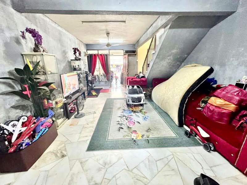 2-storey Terraced House for Sale in Bandar Baru Bangi (Selangor) - Azli Ibrahim - Living Room - PropertyGuru.com.my