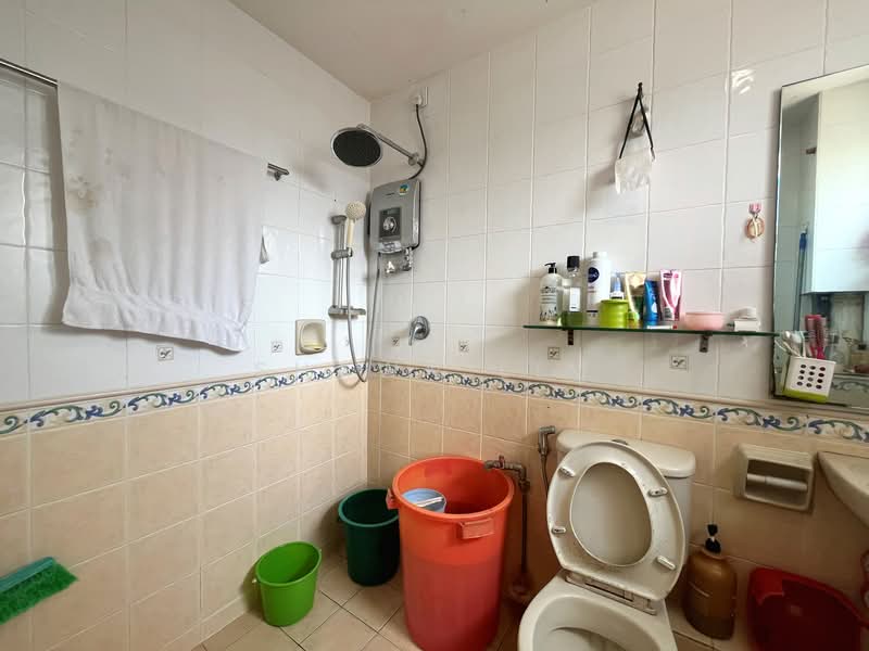 Rumah Bandar untuk Dijual di Taman Lagenda Mas (Cheras) - Shawn Lim - Bathroom - PropertyGuru.com.my