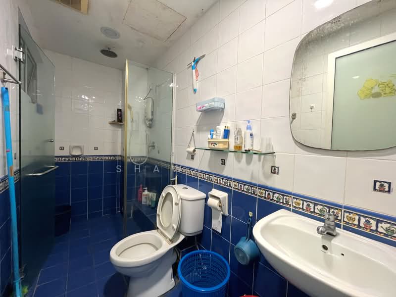 Rumah Bandar untuk Dijual di Taman Lagenda Mas (Cheras) - Shawn Lim - Bathroom - PropertyGuru.com.my