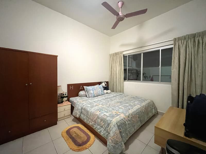 Rumah Bandar untuk Dijual di Taman Lagenda Mas (Cheras) - Shawn Lim - Bedroom - PropertyGuru.com.my
