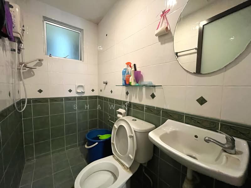 Rumah Bandar untuk Dijual di Taman Lagenda Mas (Cheras) - Shawn Lim - Bathroom - PropertyGuru.com.my