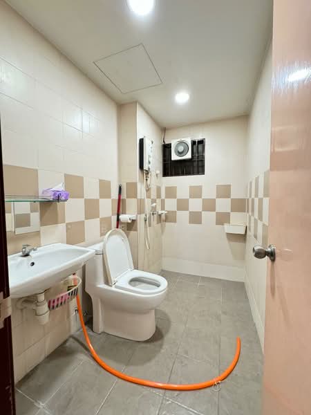 Condominium for Sale at Vista Komanwel A - Ben Ng - Bathroom - PropertyGuru.com.my