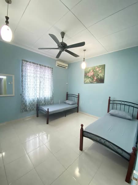 Rumah Teres 2 Tingkat untuk Disewa di Taman Bukit Dahlia (Pasir Gudang) - Mavis Hew - Bedroom - PropertyGuru.com.my