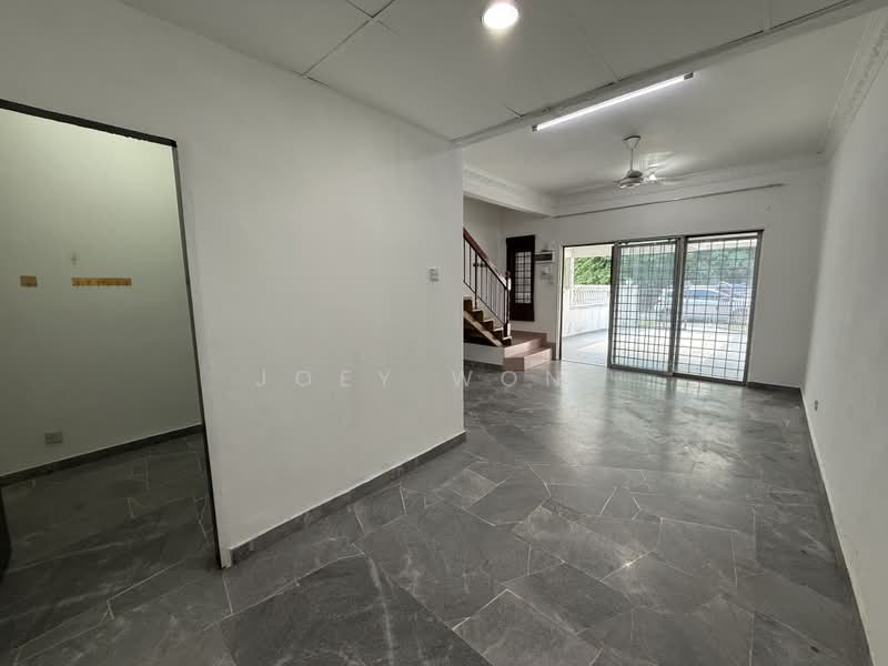 2-storey Terraced House for Rent in BANDAR PUCHONG JAYA (Puchong) - Joey Wong - Living Room - PropertyGuru.com.my