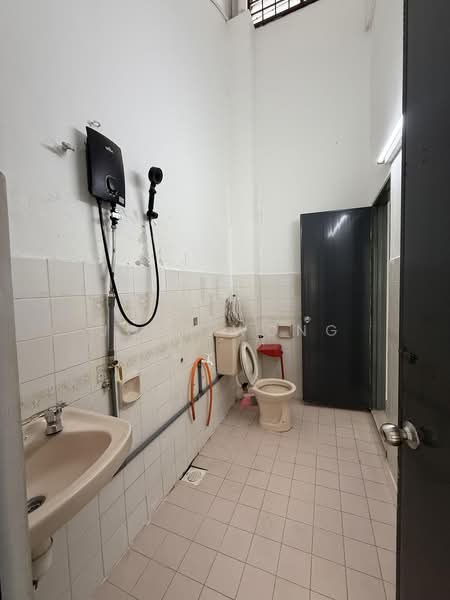 2-storey Terraced House for Rent in BANDAR PUCHONG JAYA (Puchong) - Joey Wong - Bathroom - PropertyGuru.com.my