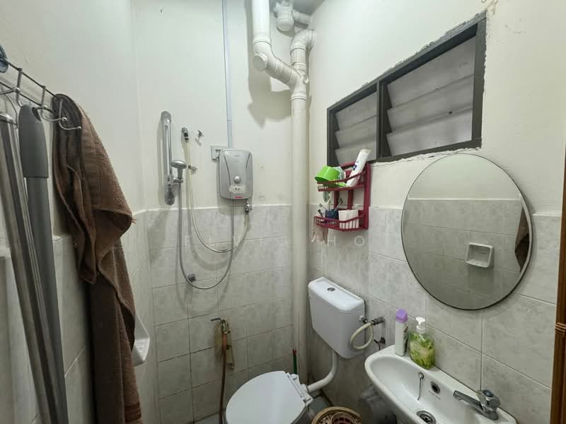 Terraced House for Sale in Bandar Mahkota Cheras (Cheras) - Elvis Ho - Bathroom - PropertyGuru.com.my