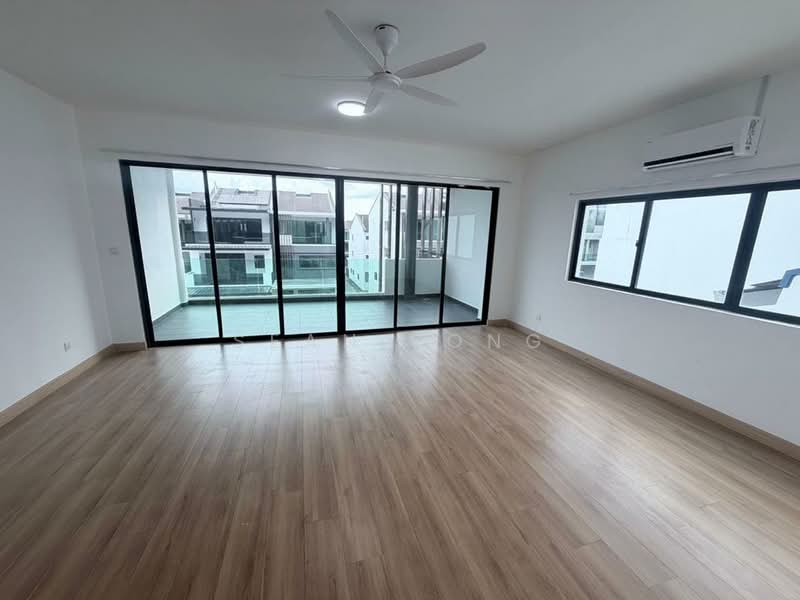 Rumah Teres 3 Tingkat untuk Disewa di Selayang (Selangor) - Sean Yong - Living Room - PropertyGuru.com.my
