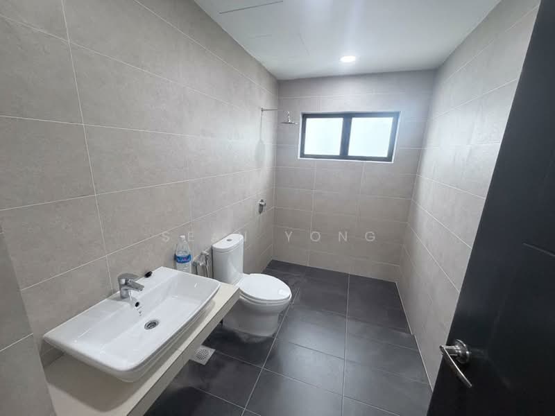 Rumah Teres 3 Tingkat untuk Disewa di Selayang (Selangor) - Sean Yong - Bathroom - PropertyGuru.com.my