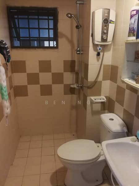 Condominium for Sale at Vista Komanwel A - Ben Ng - Bathroom - PropertyGuru.com.my