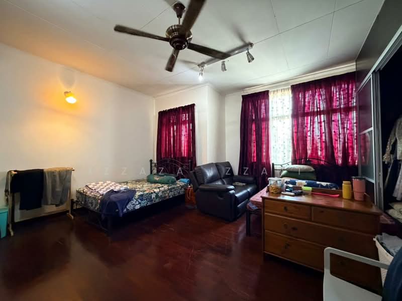 2-storey Terraced House for Sale in Bukit Jelutong (Shah Alam) - Izzaza Izzati - Bedroom - PropertyGuru.com.my