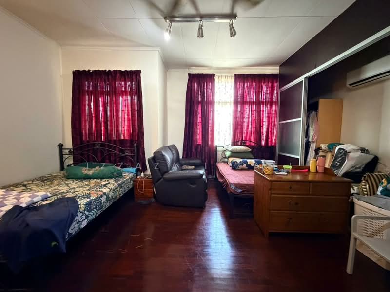 2-storey Terraced House for Sale in Bukit Jelutong (Shah Alam) - Izzaza Izzati - Bedroom - PropertyGuru.com.my