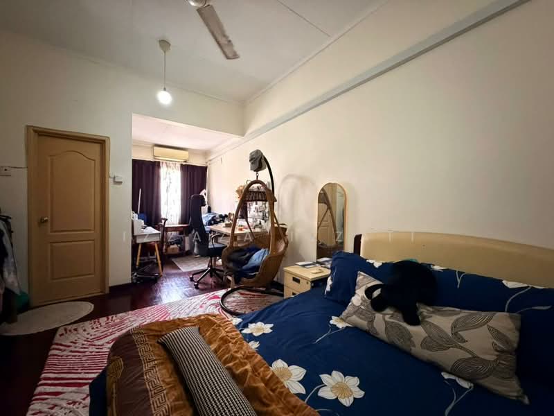 2-storey Terraced House for Sale in Bukit Jelutong (Shah Alam) - Izzaza Izzati - Bedroom - PropertyGuru.com.my