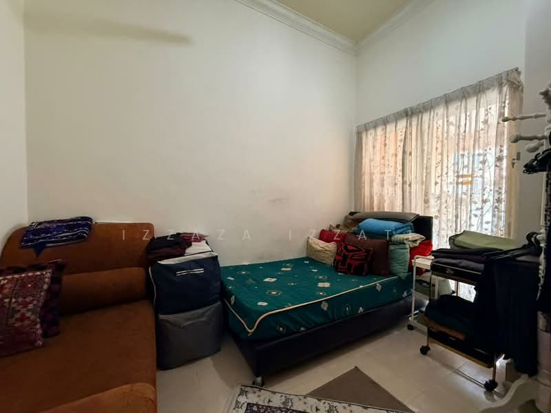 2-storey Terraced House for Sale in Bukit Jelutong (Shah Alam) - Izzaza Izzati - Bedroom - PropertyGuru.com.my