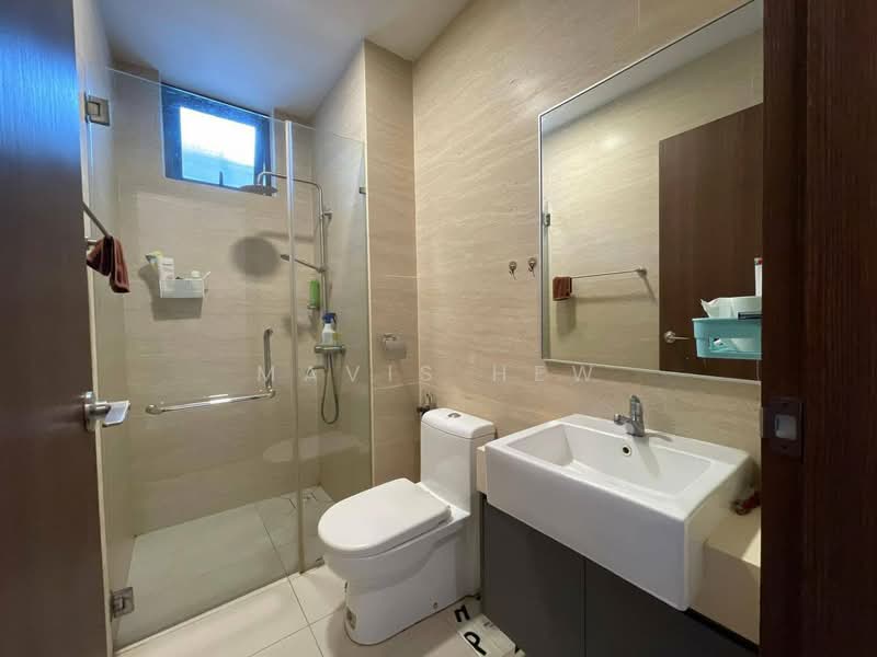 Servis Apartment untuk Disewa di Crescent Bay Suites (Teluk Bayu) - Mavis Hew - Bathroom - PropertyGuru.com.my