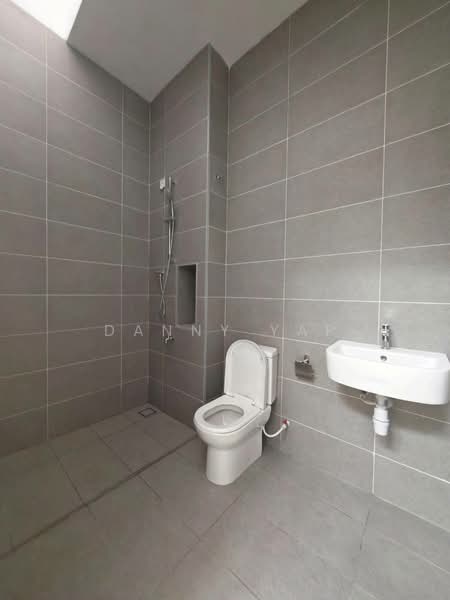Rumah Teres 2 Tingkat untuk Dijual di Bandar Sri Alam (Johor Bahru) - Danny Yap - Bathroom - PropertyGuru.com.my