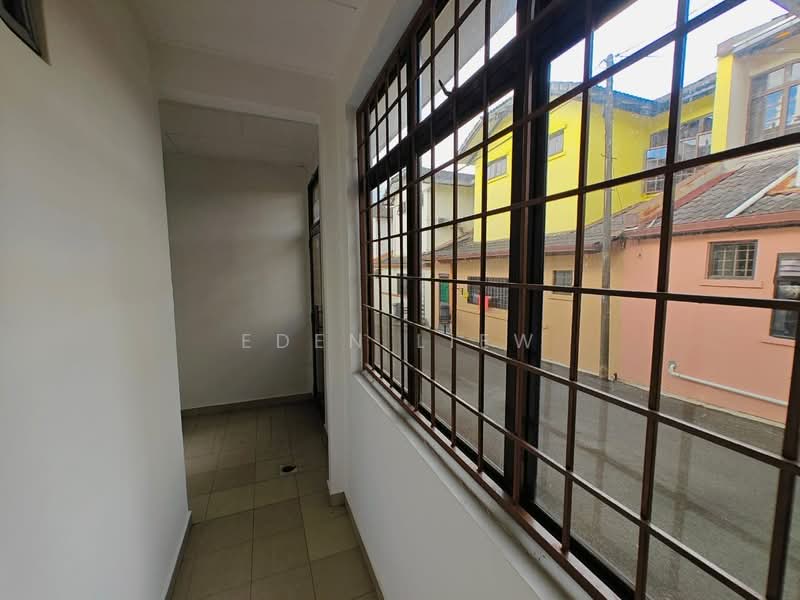 Rumah Teres 2 Tingkat untuk Dijual di Taman Molek (Johor Bahru) - Eden Liew - Corridor - PropertyGuru.com.my