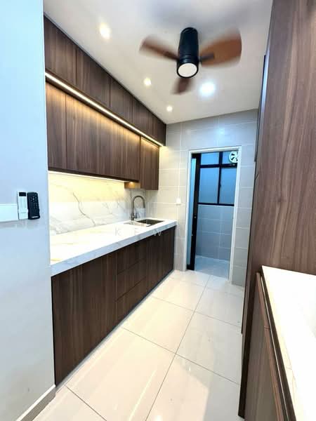 Kondominium untuk Disewa di Residensi Dutamas Dahlia - Kew . - Kitchen - PropertyGuru.com.my